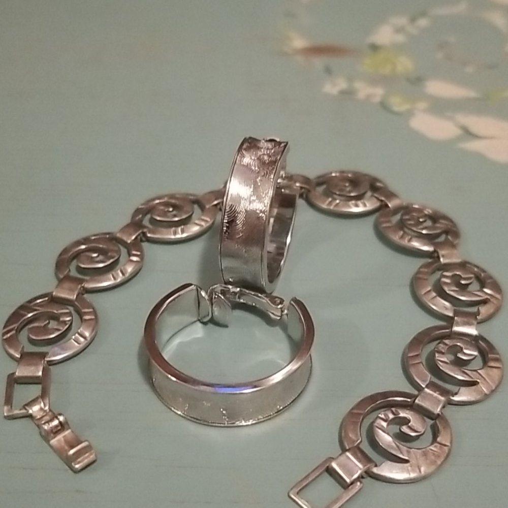 Sarah Coventry earrings + bracelet PM 977 - Picture 1 of 6